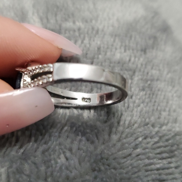 925 Silver Ring - Picture 3 of 3